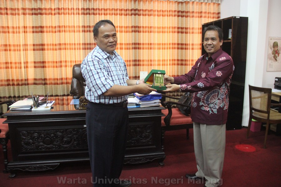Rektor UM, Prof. Dr. AH. Rofi'uddin, M.Pd., menerima rombongan dari IAIN Tulungagung