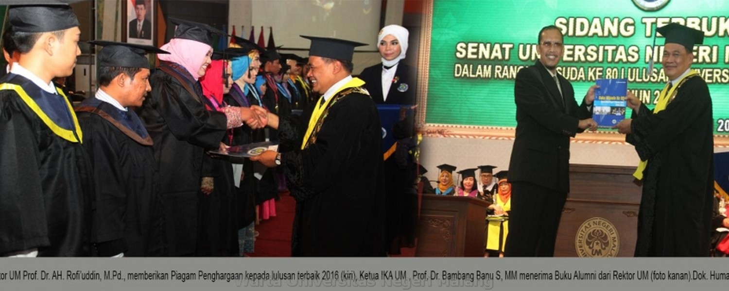 Rektor UM, Prof. Dr. AH. Rofi'uddin, M.Pd memberikan piagam penghargaan kepada lulusan terbaik