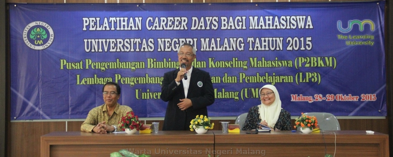 Wakil Rektor III UM, Dr. Samsul Hadi, M.Pd., M.Ed, membuka acara Career Day