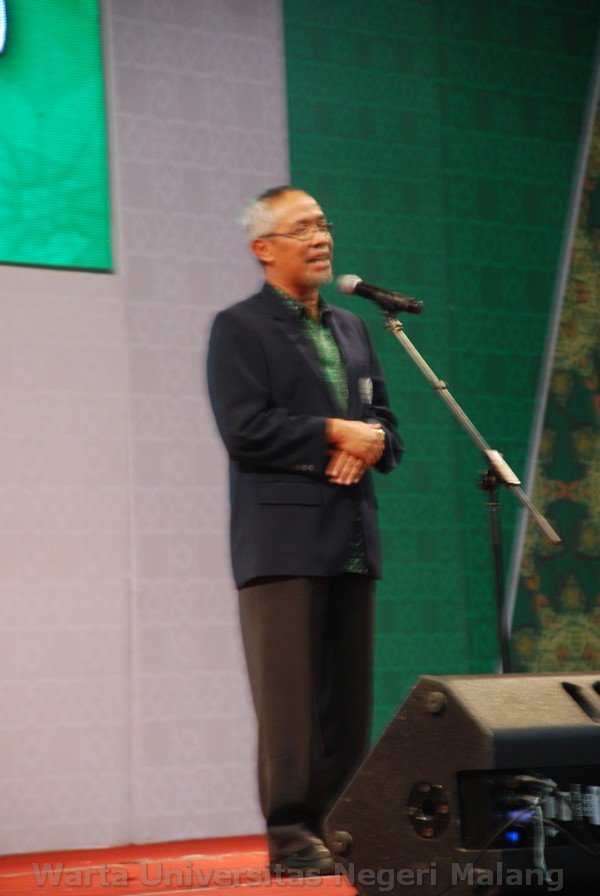 Dr. Syamsul Hadi, M.Pd., M.Ed memberikan pengarahan dalam acara Penutupan Pembekalan dan Pemberangkatan KKN di Gedung Graha Cakrawala UM